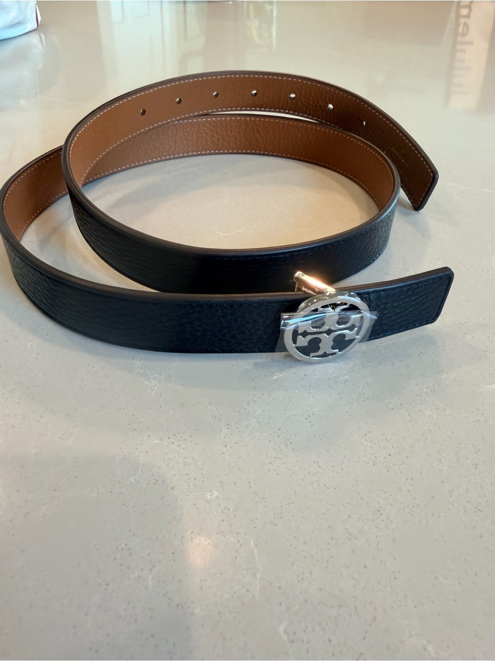 Tory Burch Black & Tan Reversible Leather Logo Belt - Picture 2 of 5
